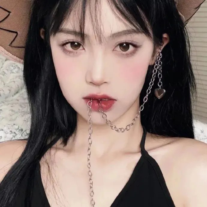 沼泽深处的女孩